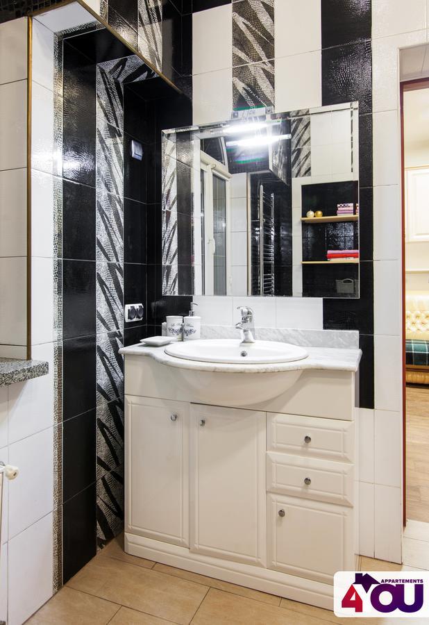 4You Apartaments Lviv Exterior photo