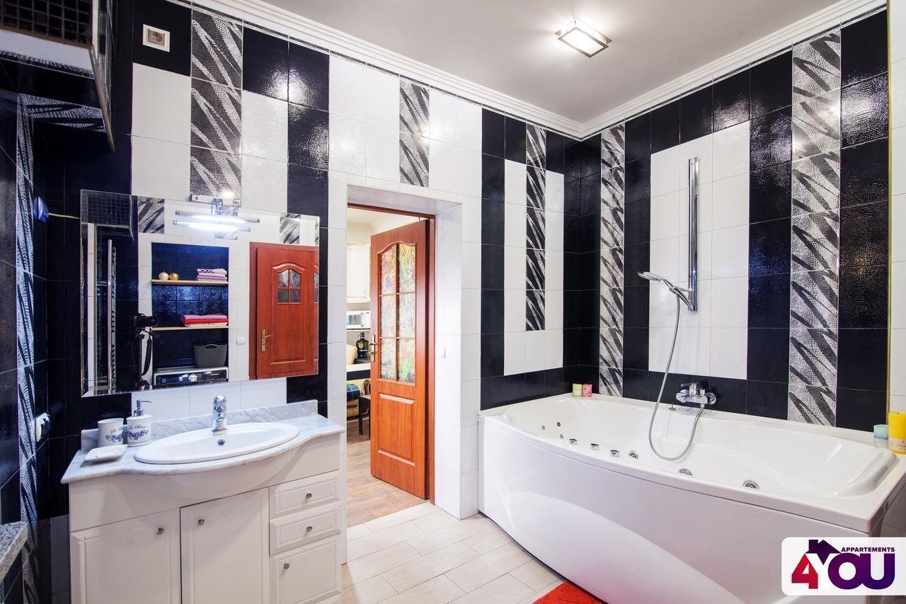 4You Apartaments Lviv Exterior photo